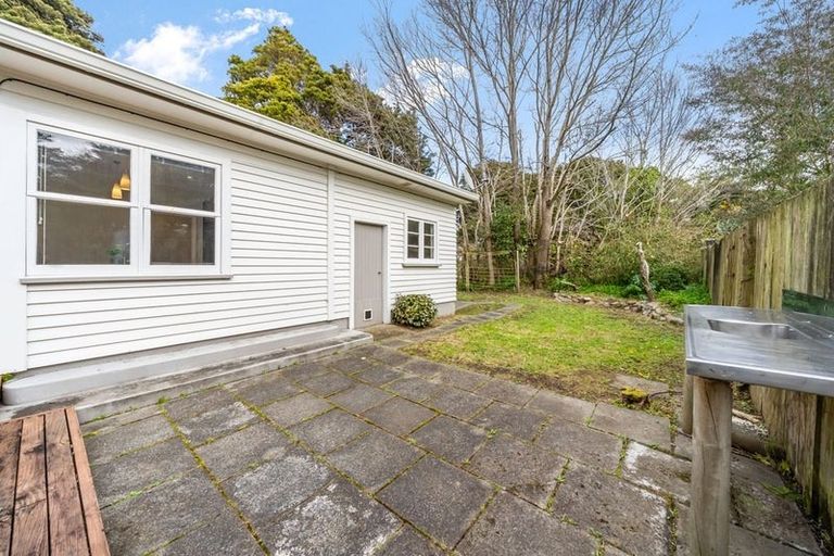Photo of property in 2 Wood Street, Wallaceville, Upper Hutt, 5018