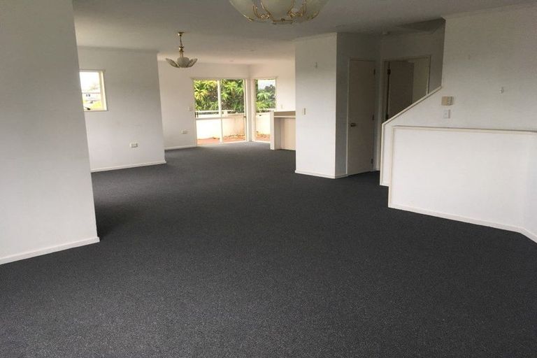 Photo of property in 8 Alice Place, Hillcrest, Auckland, 0627