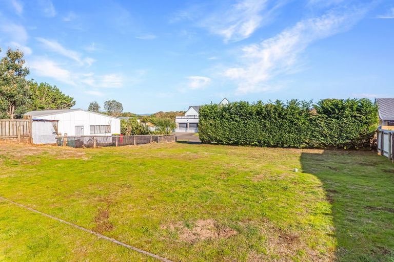 Photo of property in 3 James Street, Waikawa Beach, Manakau, 5573