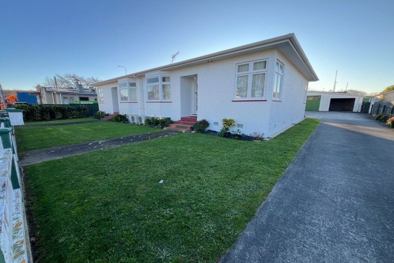 Photo of property in 1-3 Terrace Street, Roslyn, Palmerston North, 4414