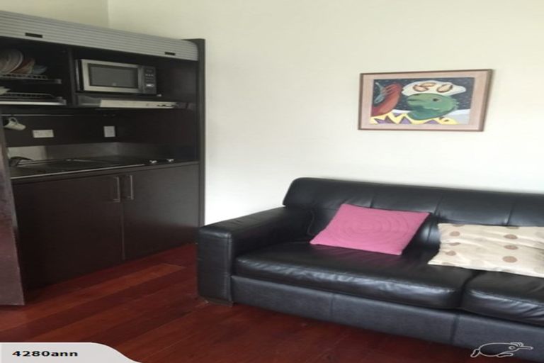 Photo of property in 139 Vauxhall Road, Narrow Neck, Auckland, 0624