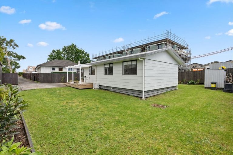 Photo of property in 2/26 Landscape Road, Papatoetoe, Auckland, 2025