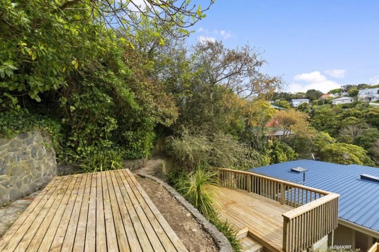 Photo of property in 70 Curtis Street, Northland, Wellington, 6012