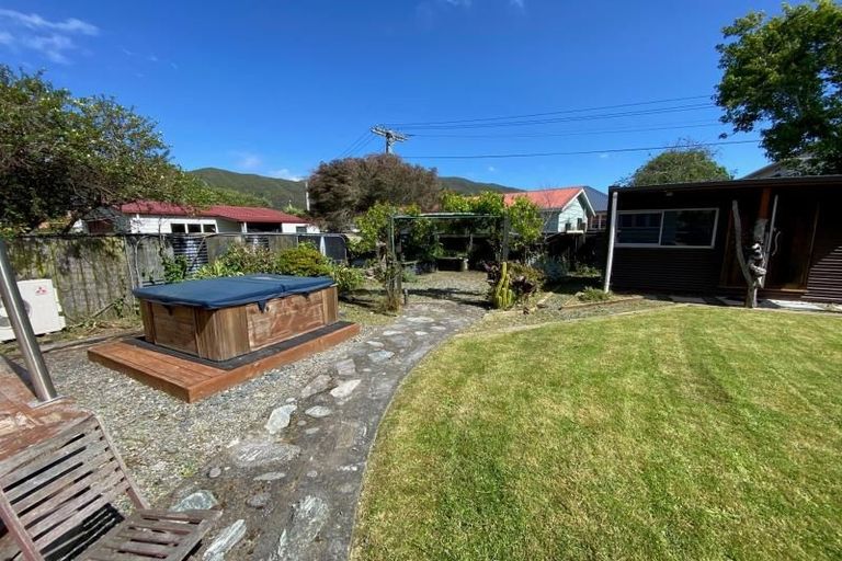 Photo of property in 24 Nile Street, Waterloo, Lower Hutt, 5011