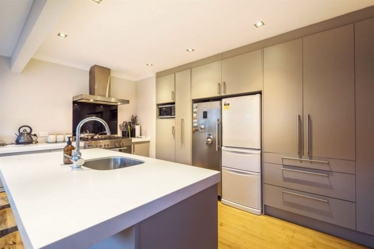 Photo of property in 11 Mayall Avenue, Beach Haven, Auckland, 0626