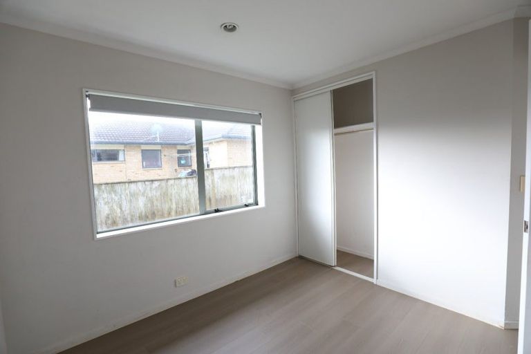 Photo of property in 24 Ashmere Lane, Weymouth, Auckland, 2103