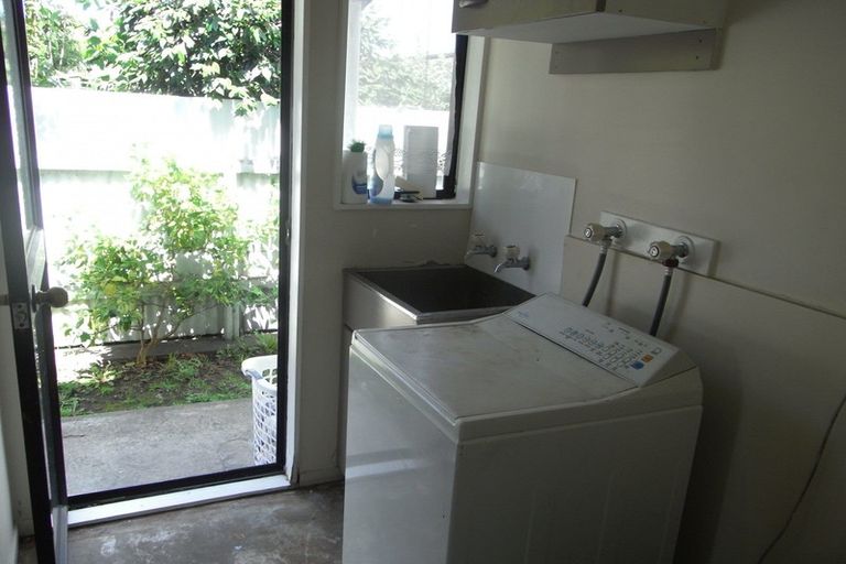 Photo of property in 2/38 Townshend Crescent, Greenmeadows, Napier, 4112