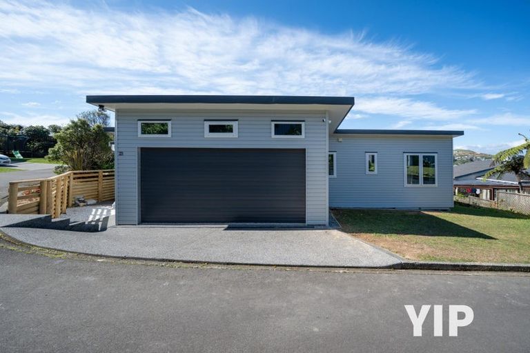 Photo of property in 23 Padnell Crescent, Paparangi, Wellington, 6037