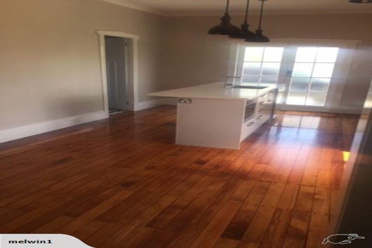 Photo of property in 24 Mountain Road, Mangere Bridge, Auckland, 2022