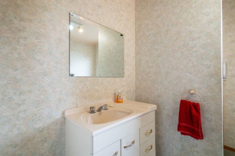 Photo of property in 10 Daley Place, Winton, 9720