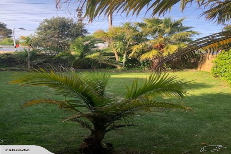 Photo of property in 4 Kaurilands Road, Titirangi, Auckland, 0604