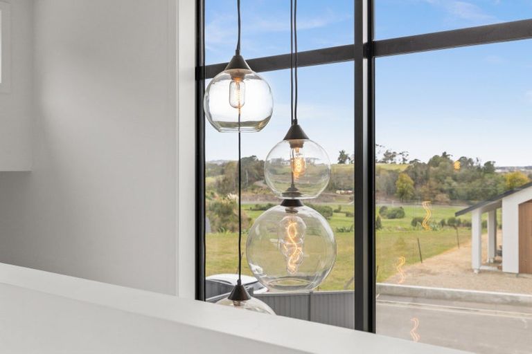 Photo of property in 87 Oak Road, Poraiti, Napier, 4112