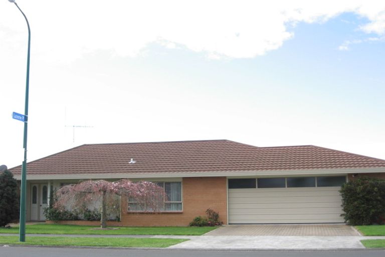 Photo of property in 19 Meadowviews Drive, Welcome Bay, Tauranga, 3112