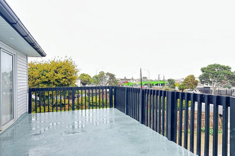 Photo of property in 720 Massey Road, Mangere, Auckland, 2022