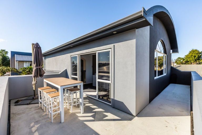 Photo of property in 9a Avenue Road, Greenmeadows, Napier, 4112