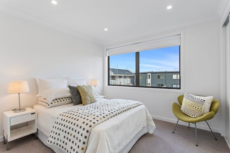 Photo of property in 102 Nganui Avenue, Takanini, Auckland, 2112