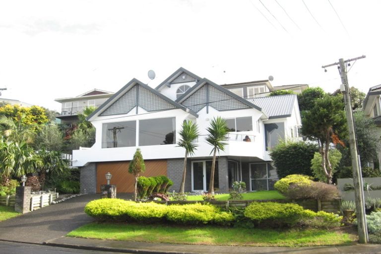 Photo of property in 2/5 Colmar Road, Mellons Bay, Auckland, 2014