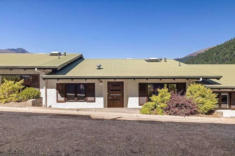 Photo of property in 10/14 Malaghan Street, Queenstown, 9300