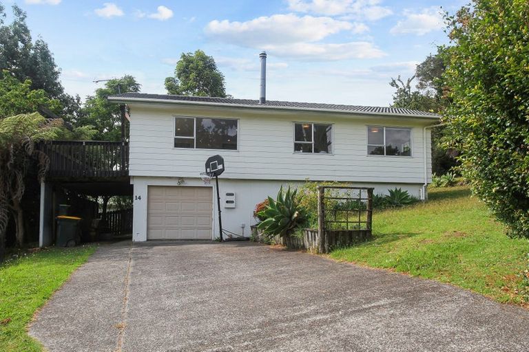 Photo of property in 14 Glenfinn Place, Massey, Auckland, 0614