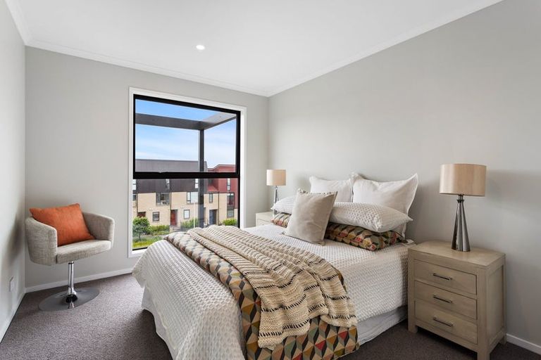 Photo of property in 2/1 Ko Roa Lane, Hobsonville, Auckland, 0616