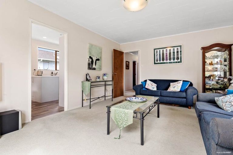 Photo of property in 34 Spinella Drive, Bayview, Auckland, 0629