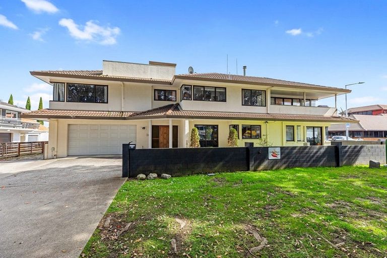 Photo of property in 182 Devonport Road, Tauranga, 3110