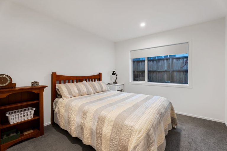 Photo of property in 2 Rayner Way, Glen Avon, New Plymouth, 4312