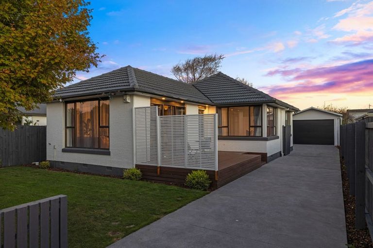 Photo of property in 185 Bowhill Road, New Brighton, Christchurch, 8083