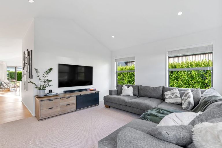 Photo of property in 6 Shearwater Lane, Point Wells, 0986