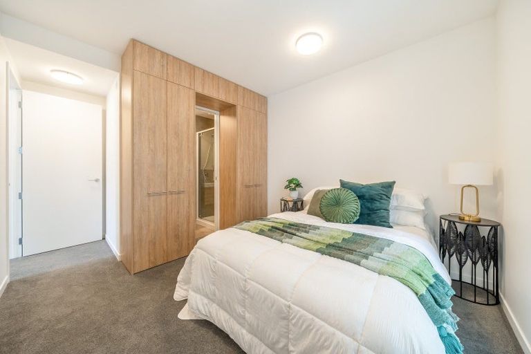 Photo of property in 69u2 Tiketike Way, Brooklyn, Wellington, 6021