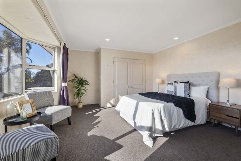 Photo of property in 333 Devon Street West, New Plymouth, 4310