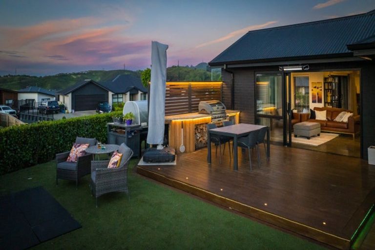 Photo of property in 17 Huntaway Close, Stoke, Nelson, 7011