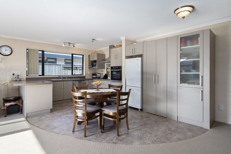 Photo of property in 25 Geneva Terrace, Kelvin Grove, Palmerston North, 4414