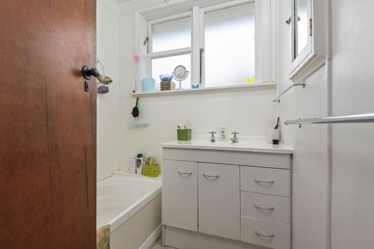 Photo of property in 3 Humber Street, Roslyn, Palmerston North, 4414