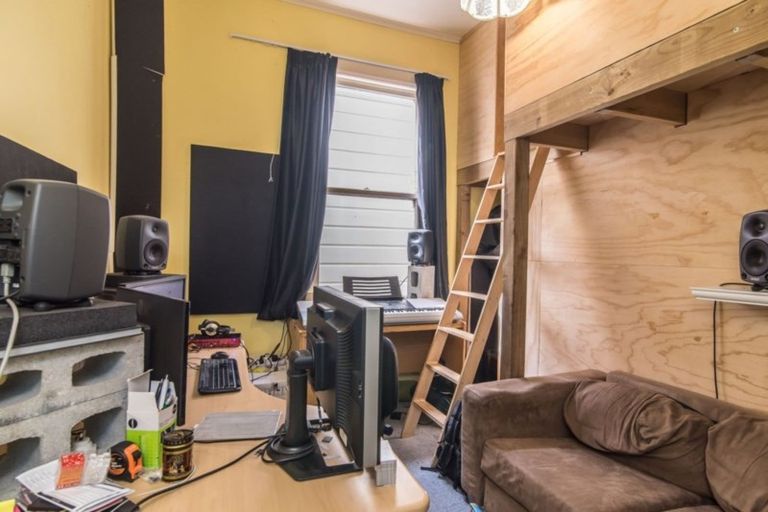 Photo of property in 104 Wallace Street, Mount Cook, Wellington, 6021