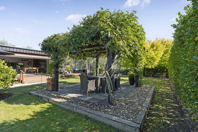 Photo of property in 2 Burgundy Drive, Martinborough, 5711