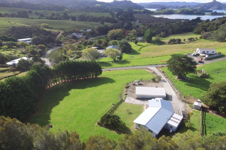 Photo of property in 8 Mills Access Road, Totara North, Kaeo, 0479