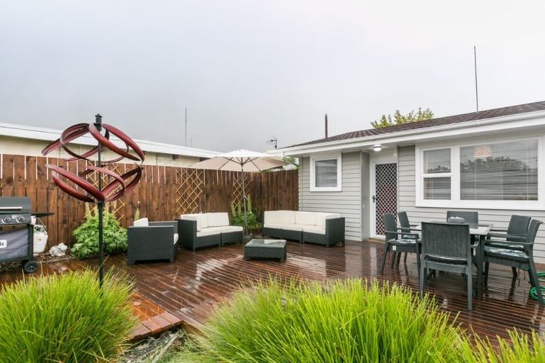 Photo of property in 8 Crichton Place, Taradale, Napier, 4112