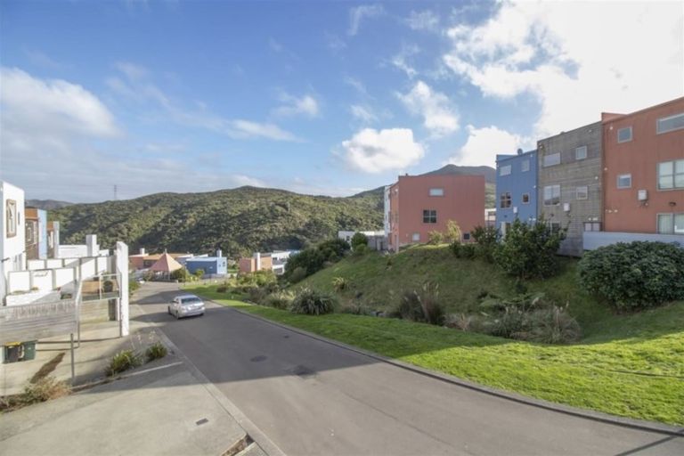 Photo of property in 49 Saddleback Grove, Karori, Wellington, 6012