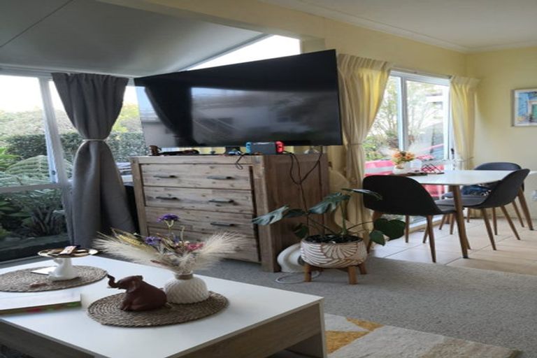 Photo of property in 110 Glamorgan Drive, Torbay, Auckland, 0630