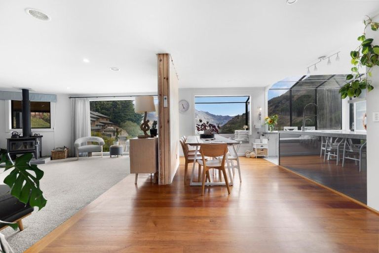 Photo of property in 214 Fernhill Road, Sunshine Bay, Queenstown, 9300
