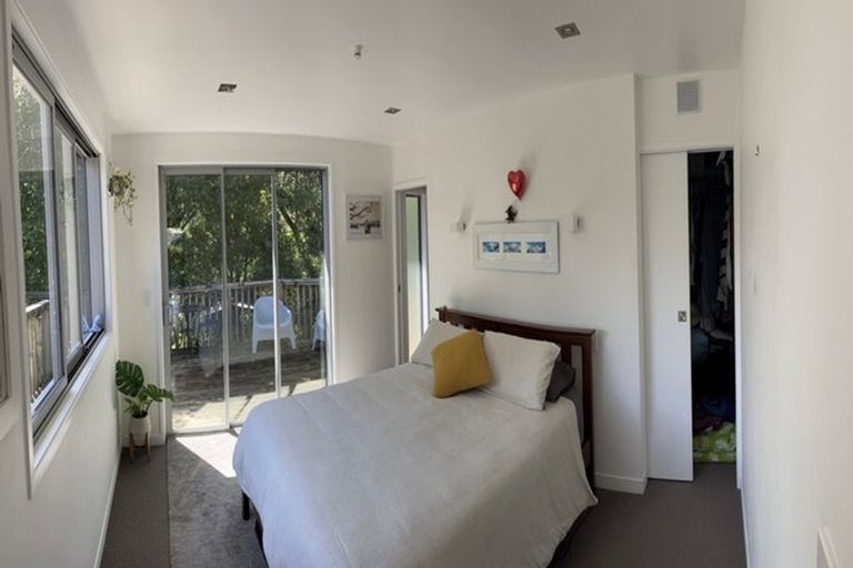 Photo of property in 3/27 Stanley Road, Glenfield, Auckland, 0629