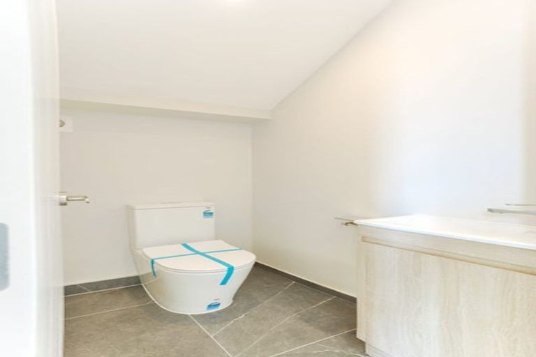 Photo of property in 37 Horokaka Street, Massey, 0614