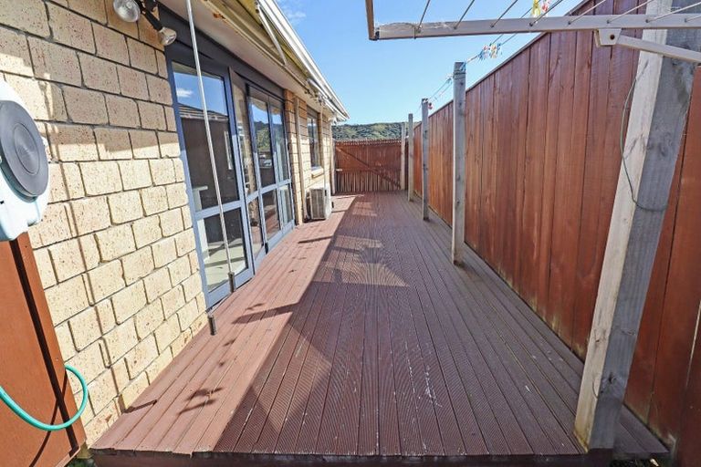 Photo of property in 37 Fraser Colman Grove, Wainuiomata, Lower Hutt, 5014