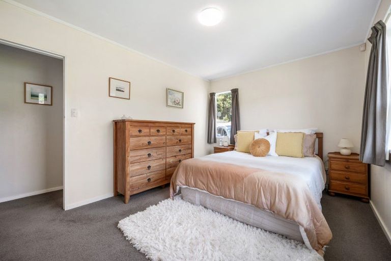 Photo of property in 18 Florio Terrace, Tawa, Wellington, 5028