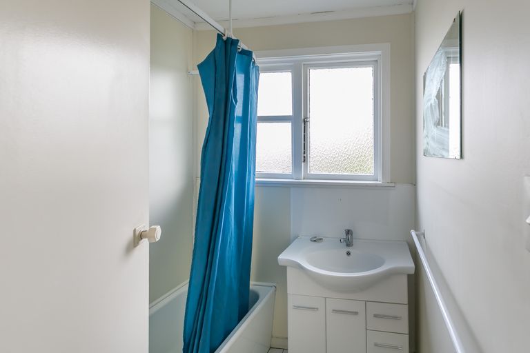 Photo of property in 2a Dickson Crescent, Hornby, Christchurch, 8042