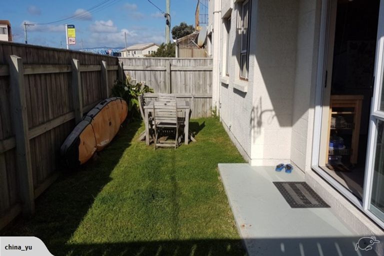 Photo of property in 102u1 Lyall Parade, Lyall Bay, Wellington, 6022