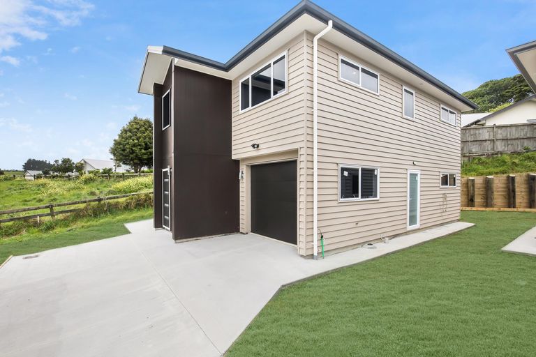 Photo of property in 2 Ambedkar Way, Pukekohe, 2120
