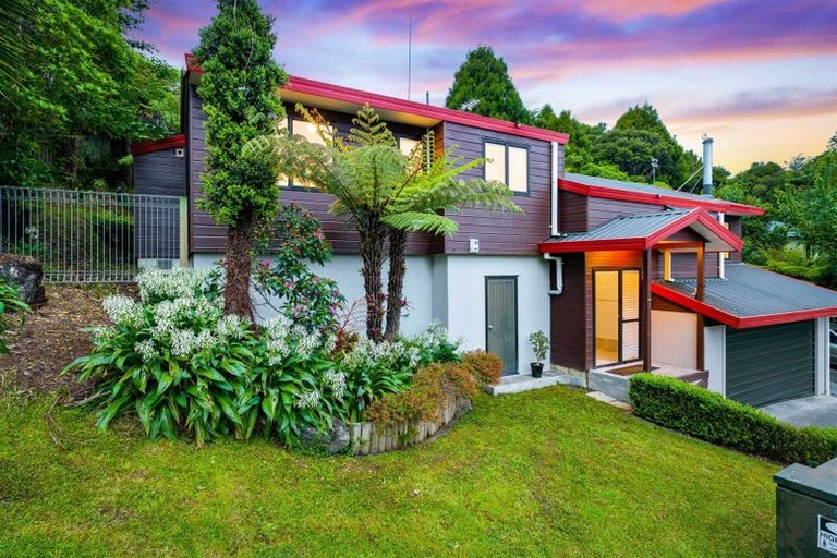 Photo of property in 22 Darcy Place, Massey, Auckland, 0614