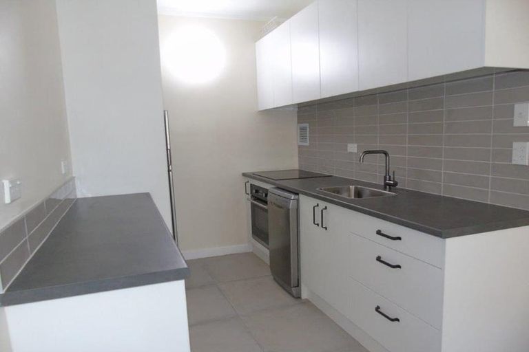 Photo of property in Hobson Court Flats, 42/70u Hobson Street, Thorndon, Wellington, 6011